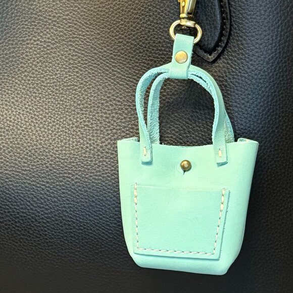 Portland Leather, Teeny Tiny Tote Keychain, Mint, NWOT - Picture 3 of 4